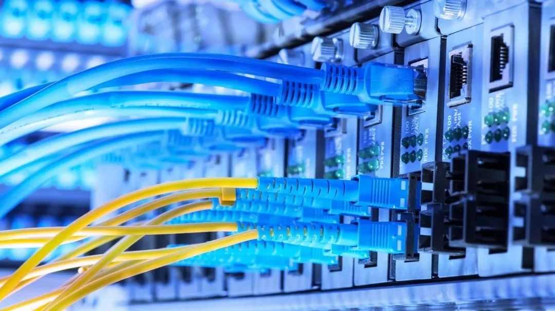 收发器掉线？山海光通信双芯片光模块技术，重新定义光纤收发器稳