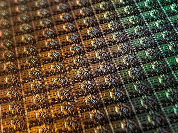 行业前沿 | OKI开发Tiling工艺以实现InP与硅的集